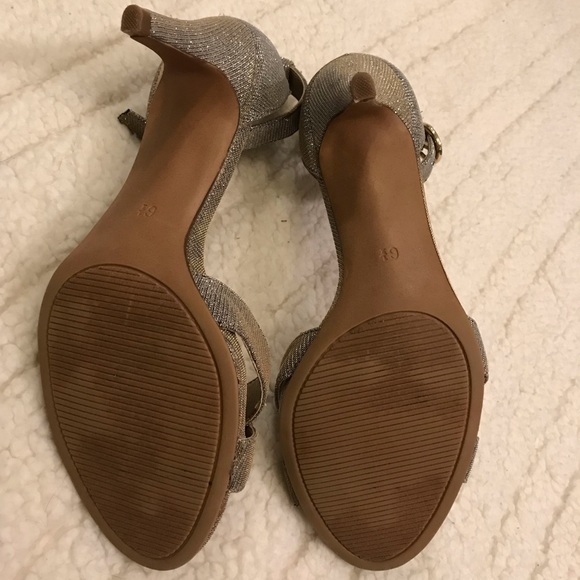 silver and gold two tone heel shoes - Picture 6 of 7